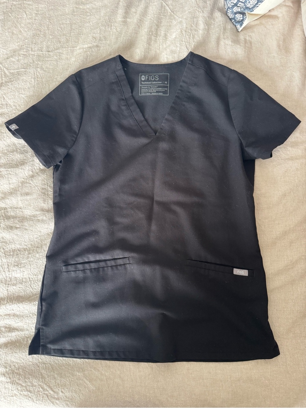FIGS Black Women's V-Neck Short Sleeve Scrub Top
